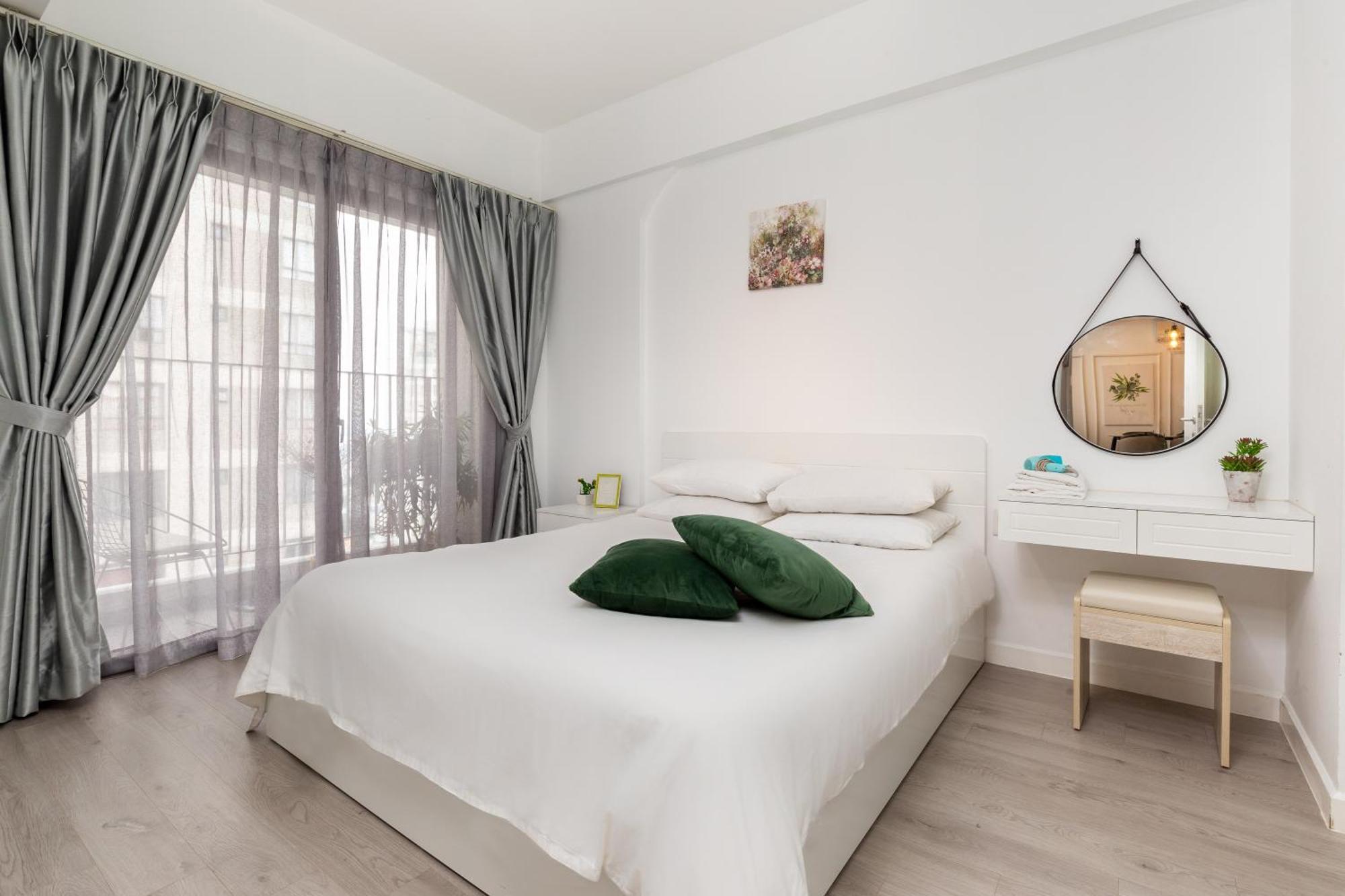 Hotel Wahalla - Ben Thanh Market Хошимин Экстерьер фото